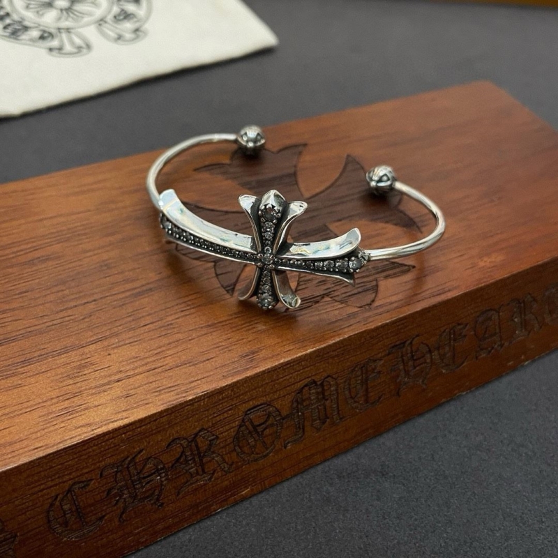 Ch*0me He**ts bracelets